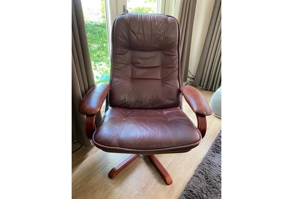 Stoel, bank, kleed en salontafels  - A67A091C-EF56-471D-AA4B-7D38DDE20A69