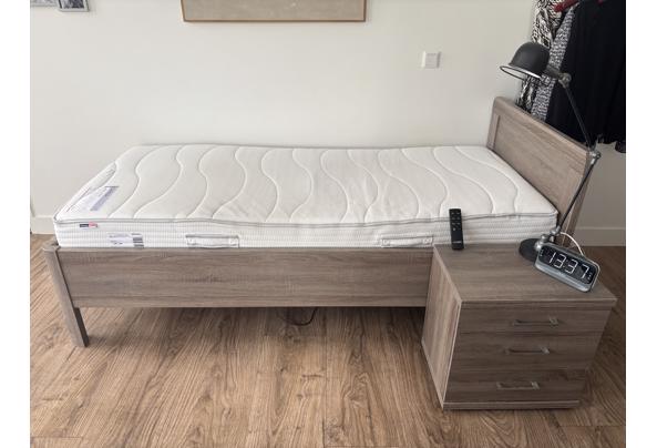 Bed met electrische lattenbodem - IMG_9232