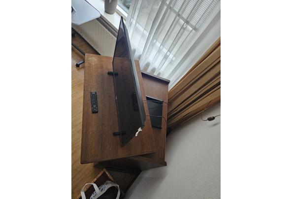 Tv meubel met draai plateau - 20251113_141044