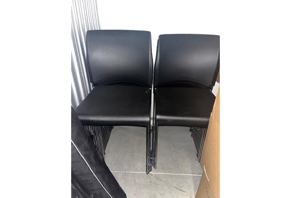 23 stapelbare stoelen - Stoel-sting