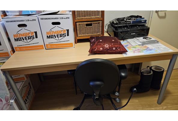 Bureau grote tafel  - 20260116_092441