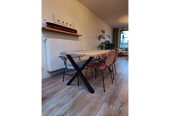 Tafel steigerhouten planken, metalen onderstel  - IMG20251130161442