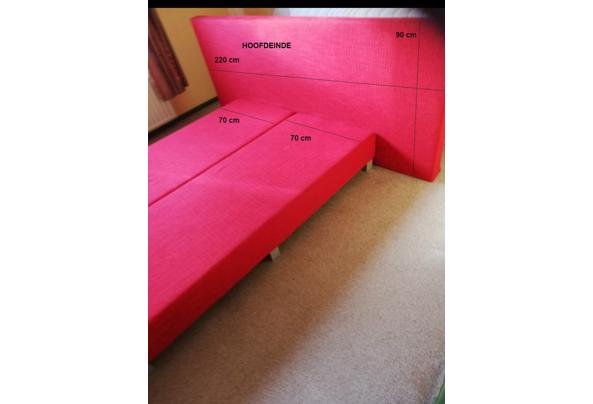  Rood gestoffeerd bed - maten