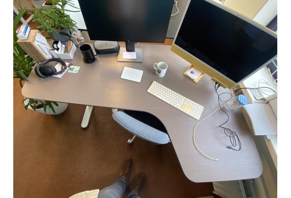 2 Grote elektrisch verstelbare bureaus - IMG_6649
