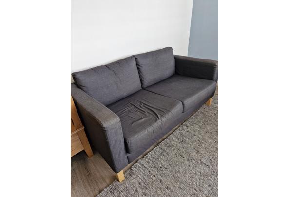 Mooie 2-zits bank donkergrijs Karlstad Ikea - 20260327_140331