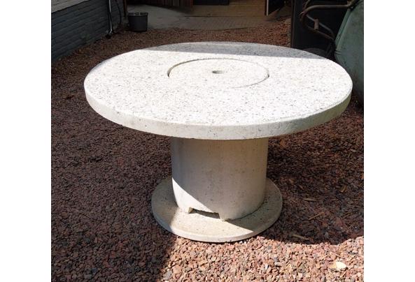 Stenen tuintafel/barbecue - tuintafel01