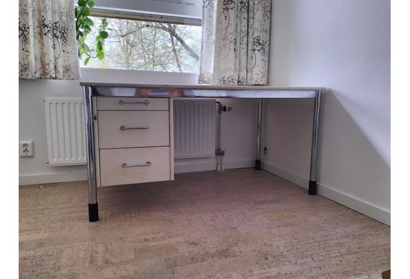 Bureau met demonteerbaar en afsluitbaar ladenblok  - IMG20250422153101