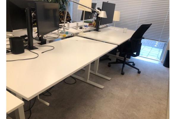 8 Stabureaus (electrisch en manueel) op te halen (morgen!) - WhatsApp-Image-2026-04-15-at-18-36-51