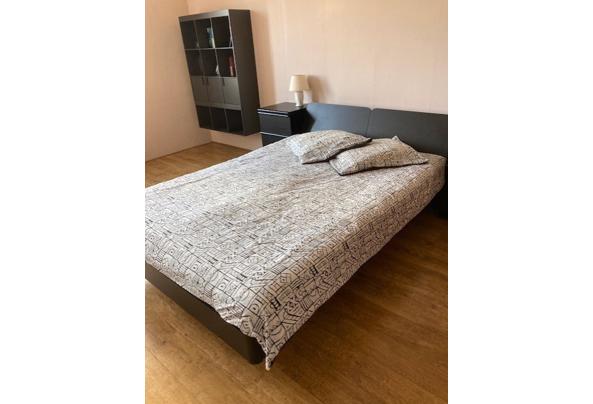 2-pers bed in zwart hout met nachtkastjes - thumbnail_IMG_3441