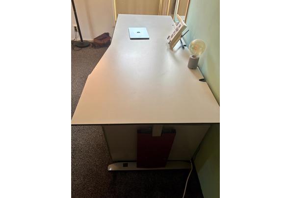 Bureau 200x80cm - WhatsApp-Image-2025-10-01-at-19-49-35