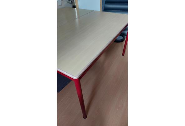 2 stevige tafels 70 bij 1.40 - 20251010_122813
