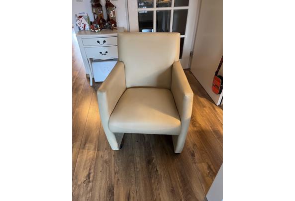 vier skai eetkamerstoelen op wielen - IMG_7228