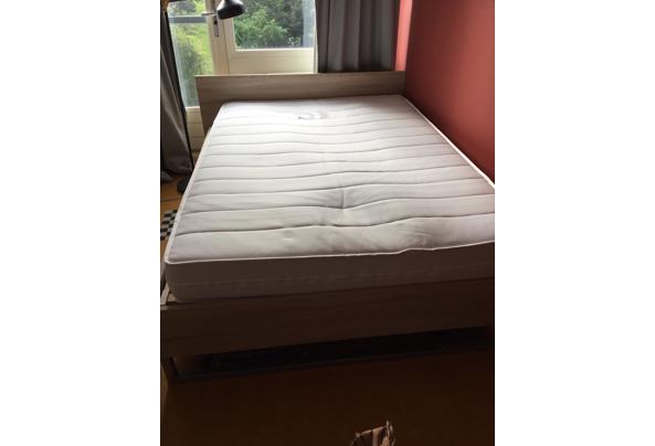 Ikea bed, tweepersoons, inclusief lattenbodem en matras - image