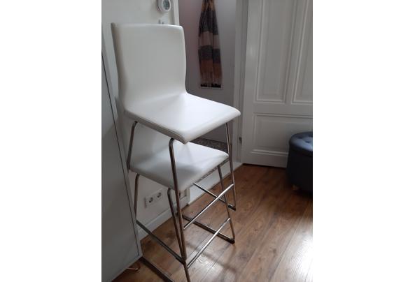 2 IKEA white bar stoels (ontbijt stoel) - Bench, High chair - 20220722_110550