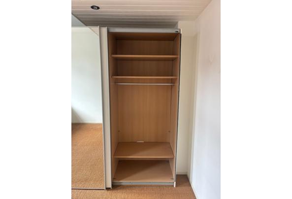 Grote kledingkast - 5f672811-a320-4597-8753-51c58f3e8fb2
