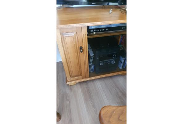 Tv meubel met een deur voor cd's - 20260826_125617