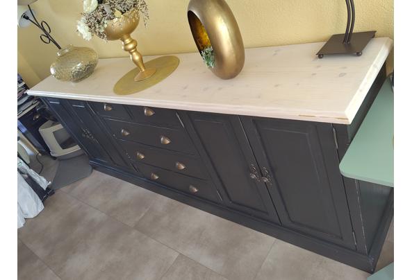 Mooi en praktisch dressoir, bovenkant licht, onderkant donker - dressoir-04