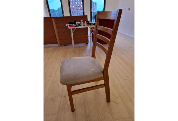 2 op te knappen eetstoelen - 20250722_214921