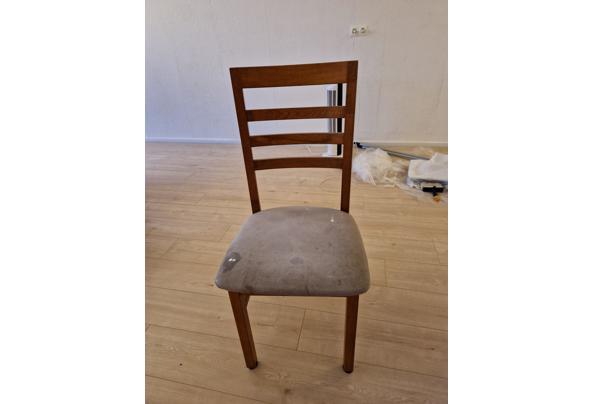 2 op te knappen eetstoelen - 20250722_214926
