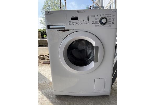 Oud ijzer: wasmachine, sandwich panelen, ijzer en loodflap - 681B9AD0-7000-490B-B475-508F0F46A090