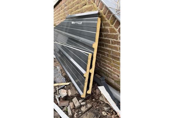 Oud ijzer: wasmachine, sandwich panelen, ijzer en loodflap - B61CFB52-40AF-4883-84F9-B82CC1EA5A57