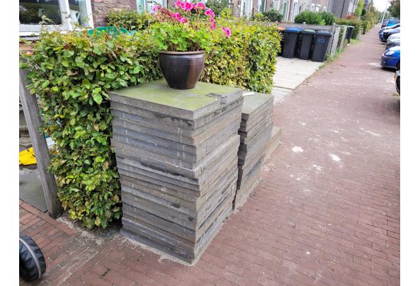 Donkergrijze beton tegels 60x60 - 20250920_122207