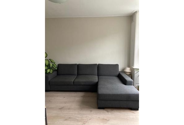 Grijze 3 zits bank met chaise longue en opbergruimte - WhatsApp-Image-2024-11-28-at-09-32-34-(1)