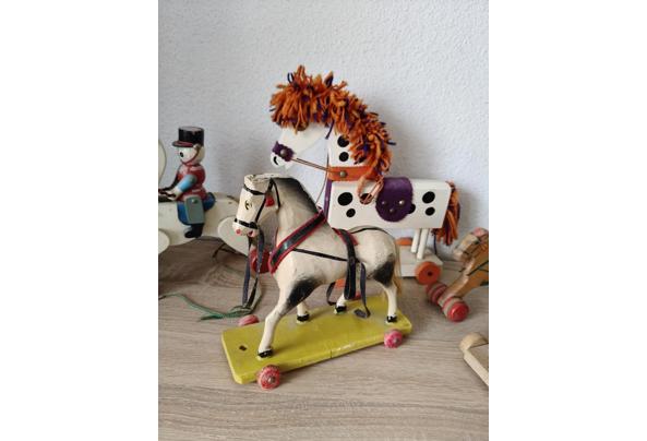 verzameling oude speelgoed paardjes - 0-8
