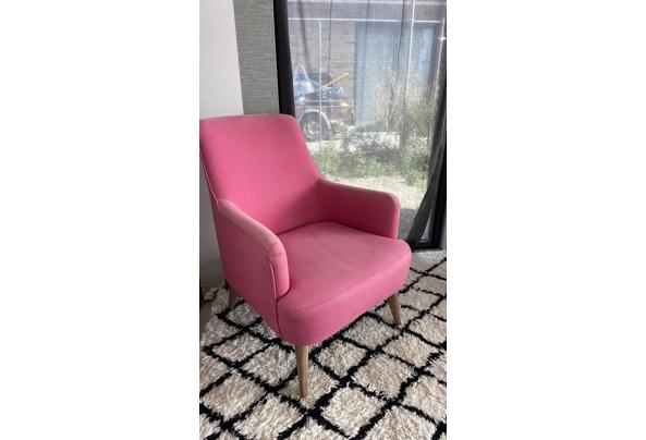 2 roze fauteuils verkleurd   - IMG_8629