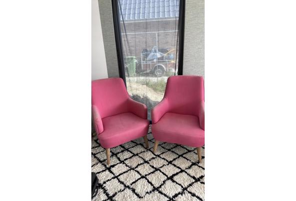 2 roze fauteuils verkleurd   - IMG_8631