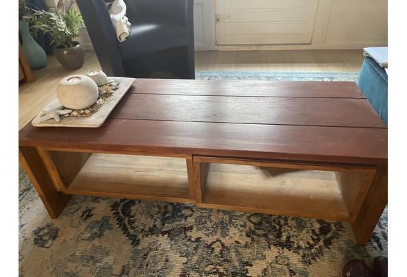 Salontafel eiken met verrijdbare kastjes eronder - IMG_6950