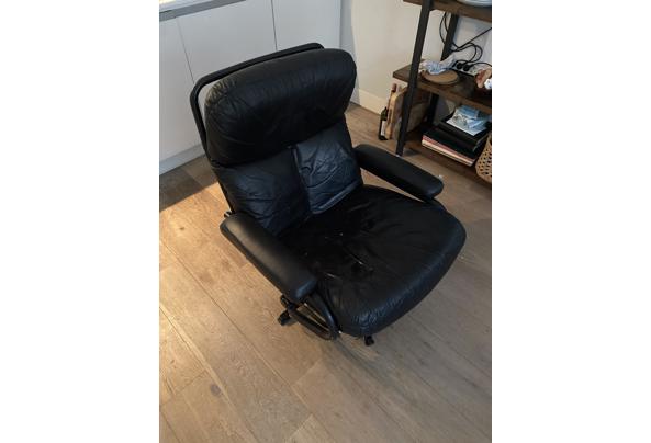 Zwarte salon stoel, verstelbare rug - 5B10AF30-F6C4-417B-A5BD-5EB6D2610C0F