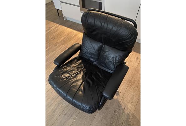 Zwarte salon stoel, verstelbare rug - 7977A445-8CE5-4BFA-9A1C-5F808437D746