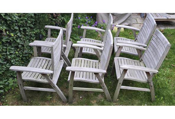 Tuintafel met acht stoelen - 20250910_154358