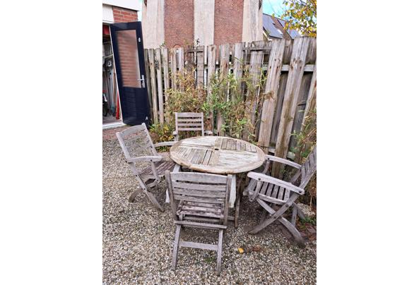 Tuinset van 6 houten stoelen. - 20251028_130342