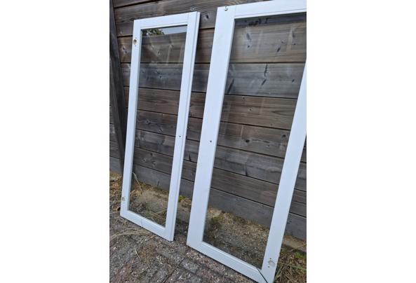 Kastdeurtjes (2, hout, wit, glas) - 20260712_175006