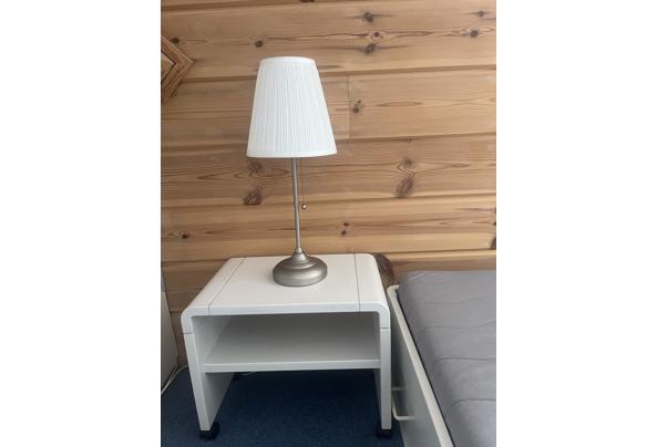 Prima wit houten bed 140 X 200 cm met 2 nachtkastjes. - IMG_3615