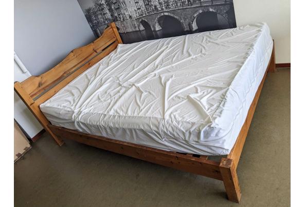 Massief houten bedframe  - IMG-20240201-WA0003