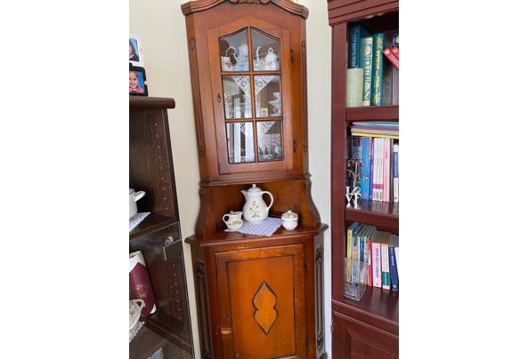 Eetkamer tafel, salontafel, wandkast, tv kast, dressoir gratis af te halen  - IMG-20250519-WA0007