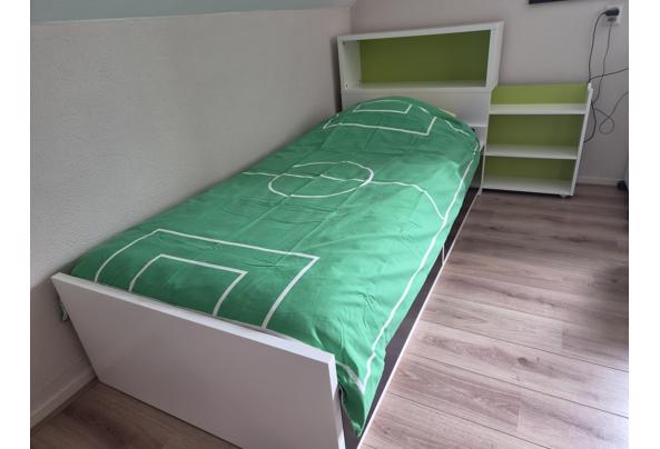 Bed met hoofdeinde en opberger - bed-1