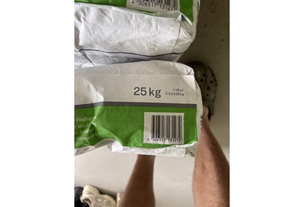 Mortel voor vloer egalisatie. Akkit 203, 6 zakken van 25kg - IMG_9023