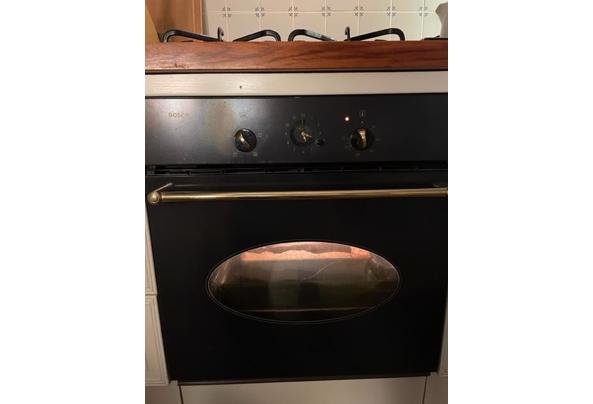 Keuken ongeveer 40 jaar oud - Keuken-oven