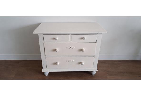 witte houten kast - witte-kast--png