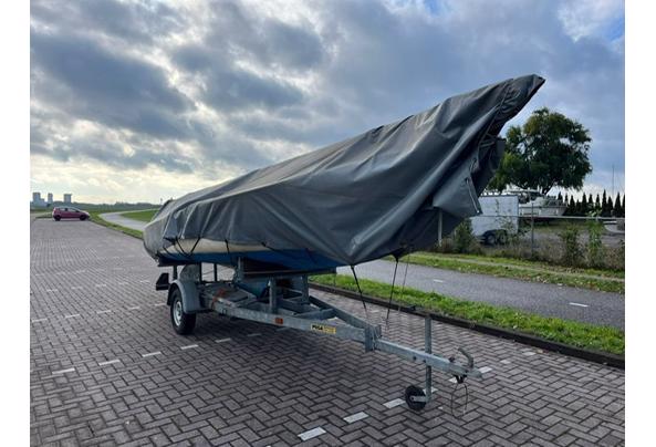 Zeilboot met trailer en buitenboordmotor - PHOTO-2025-10-20-18-28-27 Zeilboot met trailer en buitenboordmotor - PHOTO-2025-10-20-18-28-27