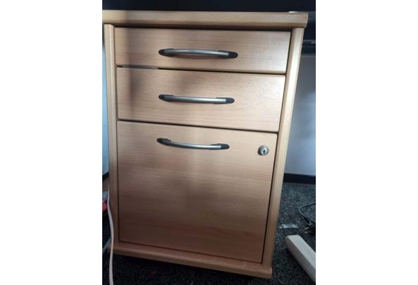 Twee bureaus met ladenblok - IMG-20250620-WA0009