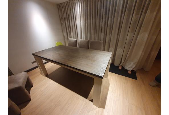 Eettafel 190x95x78cm. Bruin blad, witte poten. - 20231122_174747