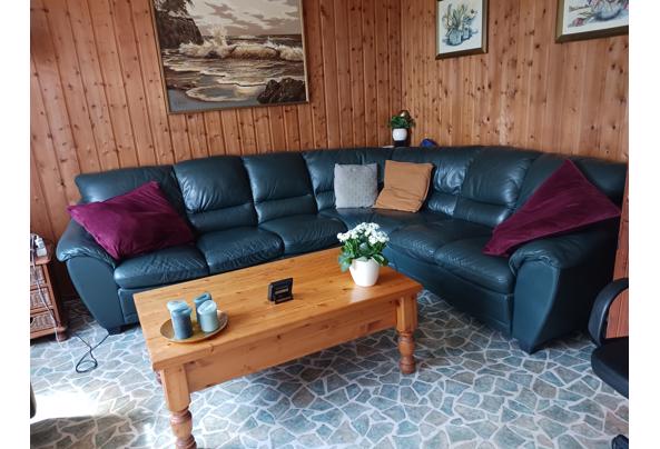 Hoekbank, kasten,stoeltjes en complete eettafel.  - 20250728_160038