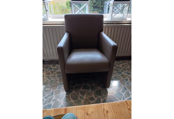 Hoekbank, kasten,stoeltjes en complete eettafel.  - 20250728_160250