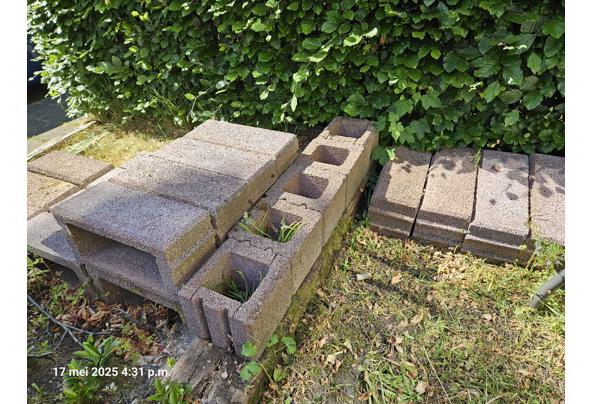 Bruinrode borderelementen gasbeton - 20250517_163127