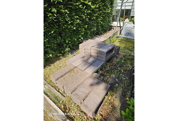 Bruinrode borderelementen gasbeton - 20250517_163206